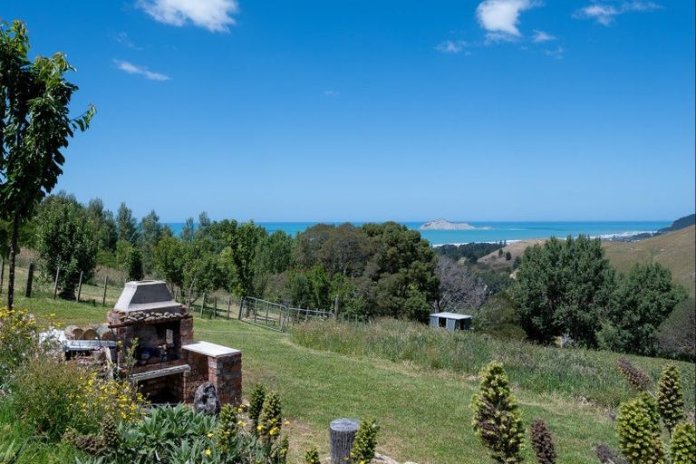 Photo of property in 1995 Waimarama Road, Waimarama, 4294