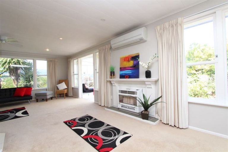 Photo of property in 31 Sunnyview Drive, Brown Owl, Upper Hutt, 5018
