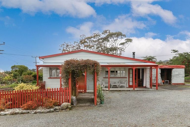 Photo of property in 72 Mcgill Street, Waimangaroa, Westport, 7891