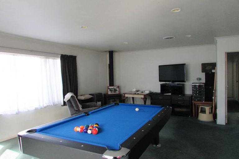 Photo of property in 8a Domain Street, Waiuku, 2123