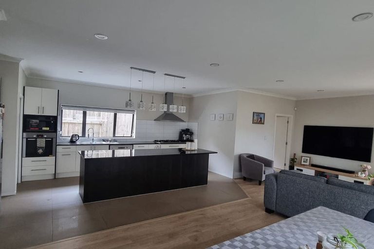 Photo of property in 121 Flat Bush School Road, Flat Bush, Auckland, 2019