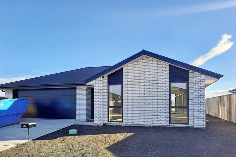 Photo of property in 27 Mehrtens Crescent, Woodend, 7691