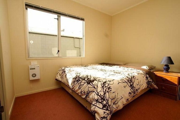 Photo of property in 8/3 Kelvin Grove, Te Aro, Wellington, 6011