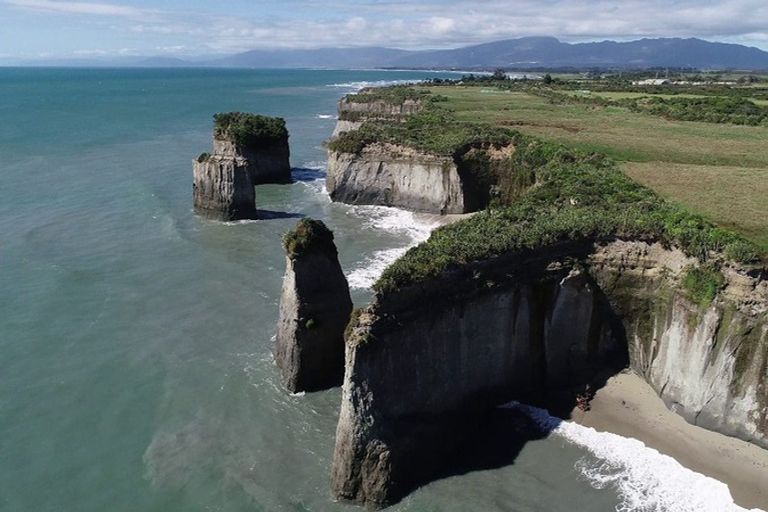 Photo of property in 9 Omau Road, Cape Foulwind, Westport, 7892