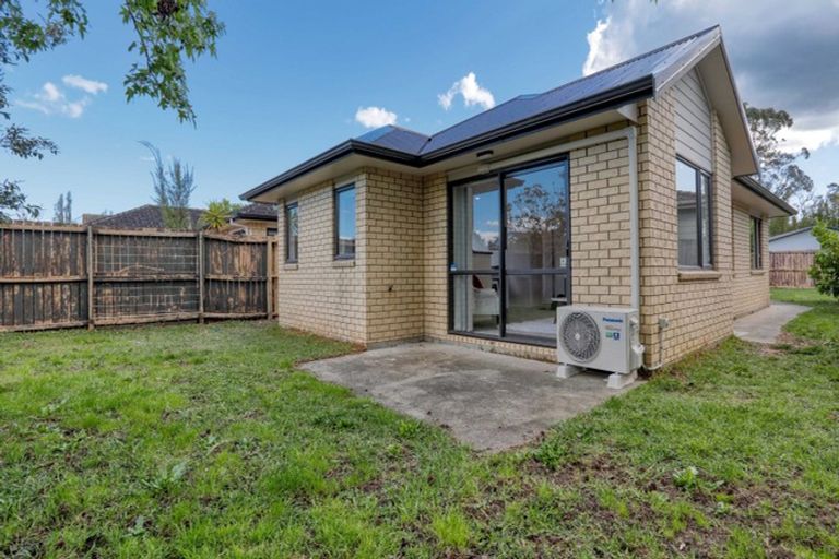 Photo of property in 2 Hamblyn Place, Ranui, Auckland, 0612