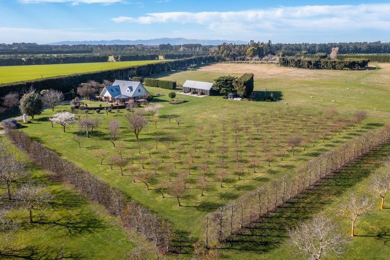 Photo of property in 973 Hoskyns Road, West Melton, Christchurch, 7671