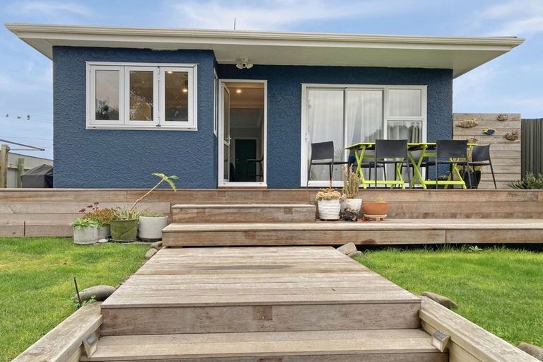 Photo of property in 32 Matai Street, Castlecliff, Whanganui, 4501