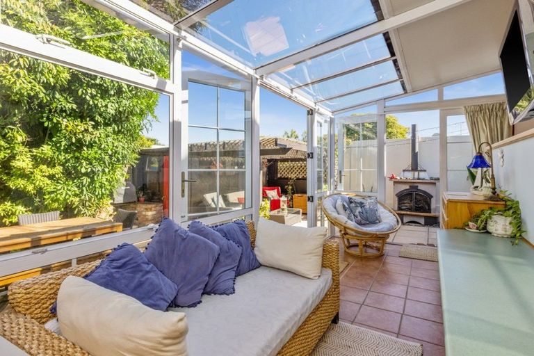 Photo of property in 128 Charles Street, Westshore, Napier, 4110