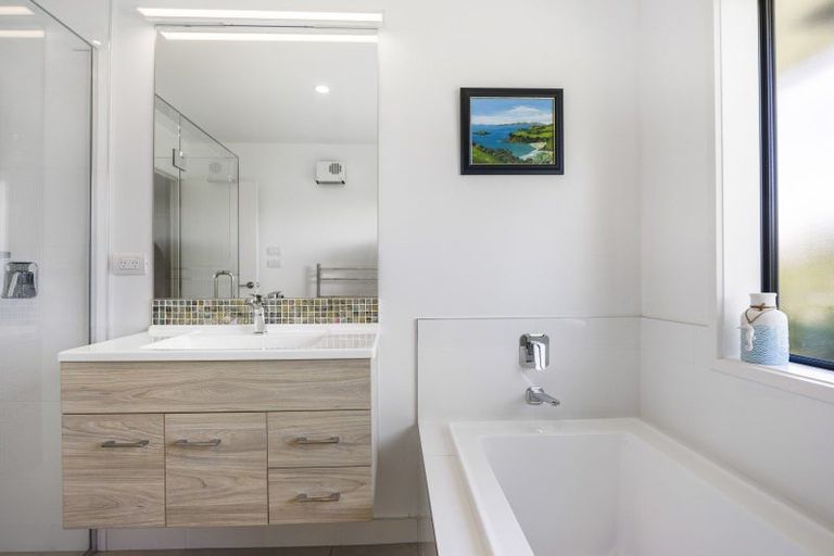 Photo of property in 12 Church View Road, Waiau Pa, Pukekohe, 2679