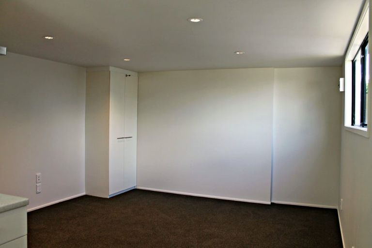 Photo of property in 1/8 Benchmark Drive, Massey, Auckland, 0614