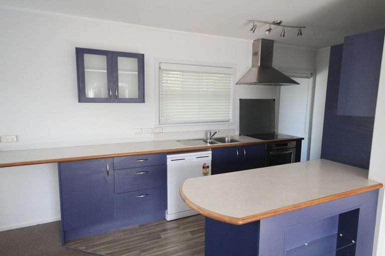 Photo of property in 10 Saffron Street, Birkdale, Auckland, 0626