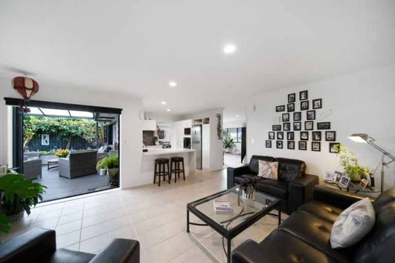 Photo of property in 3 Mull Place, Wattle Downs, Auckland, 2103