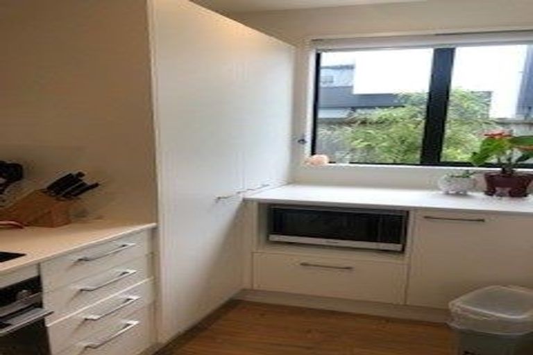 Photo of property in 4/255 Kilmore Street, Christchurch Central, Christchurch, 8011