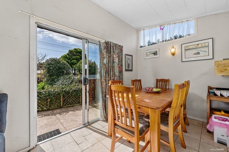 Photo of property in 15 Station Road, Takanini, 2112