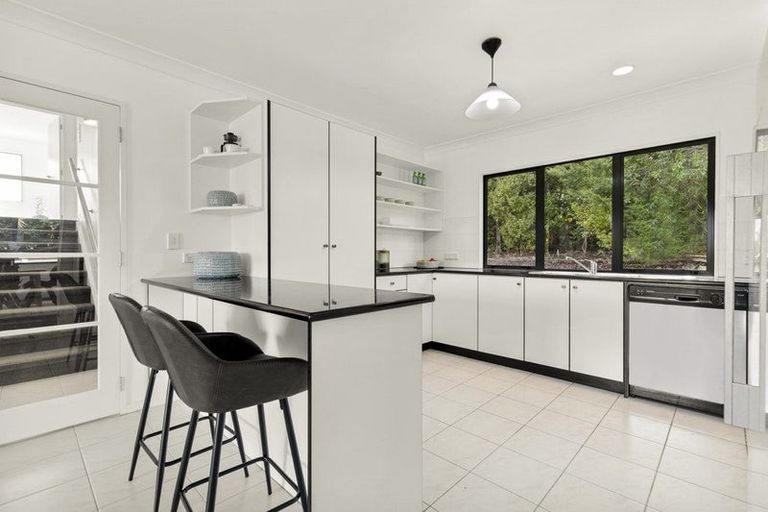 Photo of property in 11 The Close, Greenhithe, Auckland, 0632