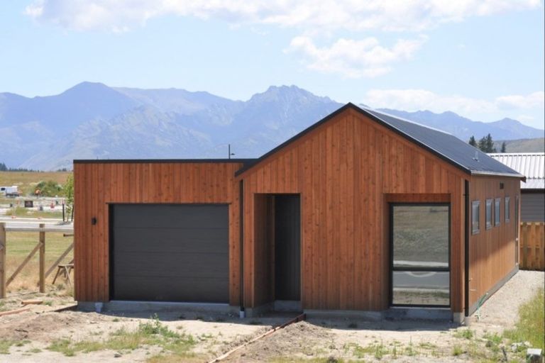 Photo of property in 40 Obelisk Street, Wanaka, 9305