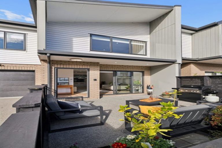 Photo of property in 10b Windlass Street, Long Bay, Auckland, 0630