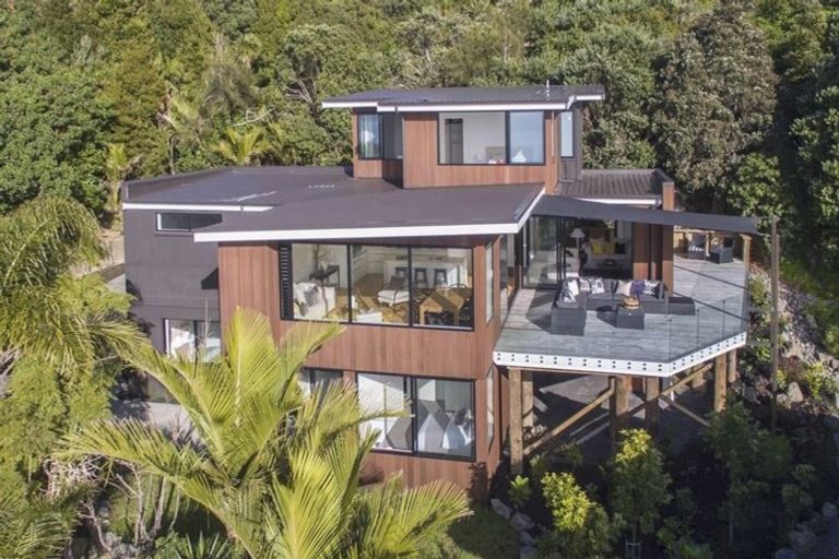 Photo of property in 11b Duncansby Road, Stanmore Bay, Whangaparaoa, 0932