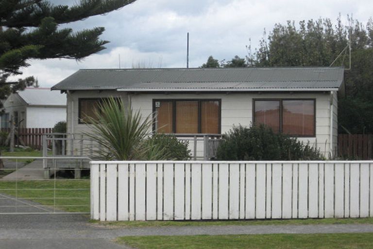 Photo of property in 52 Kahukura Avenue, Waitarere Beach, Levin, 5510