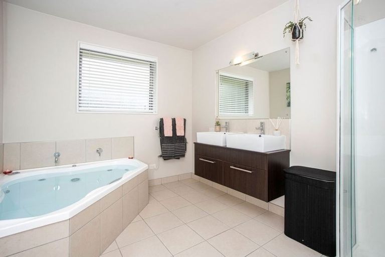 Photo of property in 28 Reka Street, Parklands, Christchurch, 8083