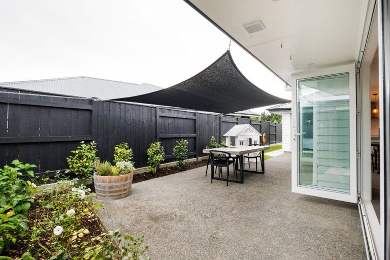 Photo of property in 24 Freedom Drive, Kelvin Grove, Palmerston North, 4414