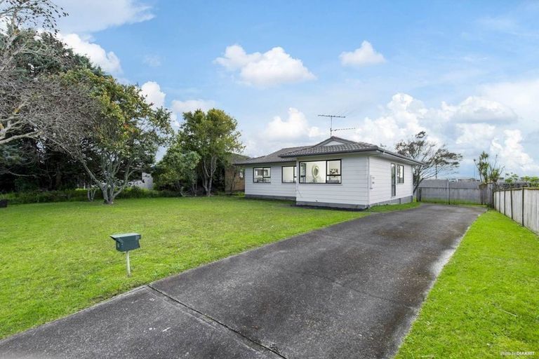 Photo of property in 27 Barbados Drive, Unsworth Heights, Auckland, 0632