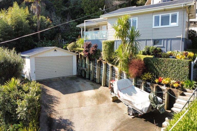 Photo of property in 5 Adams Road, Thornton Bay, Thames, 3575