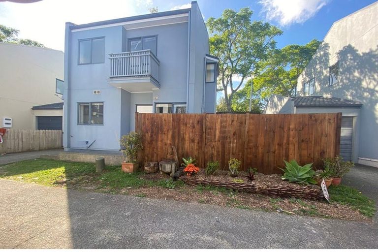 Photo of property in 3 Sun Place, Henderson, Auckland, 0612