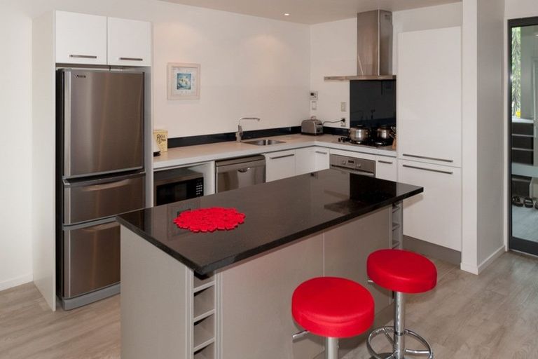 Photo of property in 19 Pavilion Crescent, Hillmorton, Christchurch, 8024