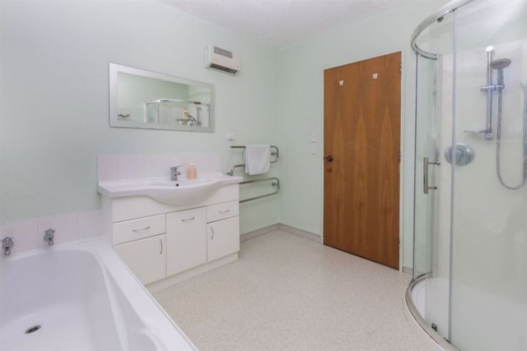 Photo of property in 36 Lowry Avenue, Redwood, Christchurch, 8051