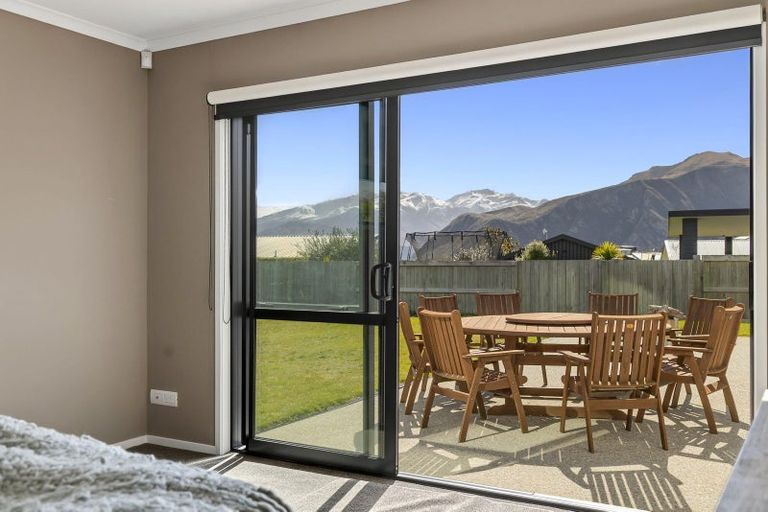 Photo of property in 7 Centre Crescent, Wanaka, 9305