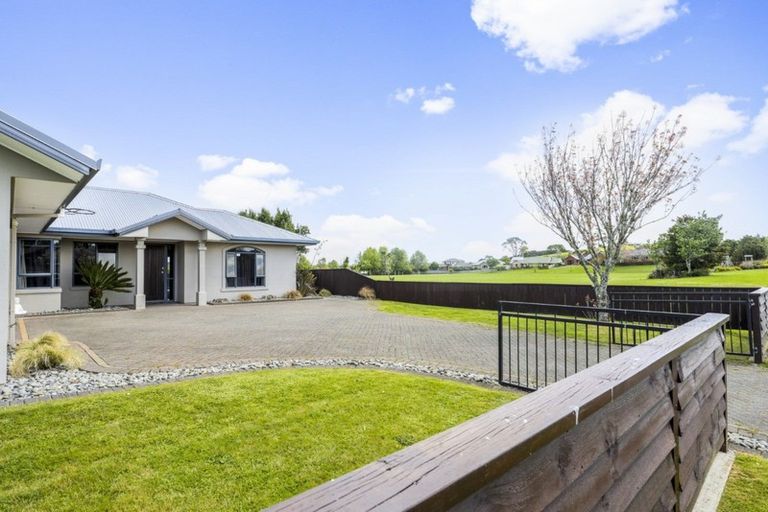 Photo of property in 49 Ayrshire Drive, Grandview Heights, Hamilton, 3200