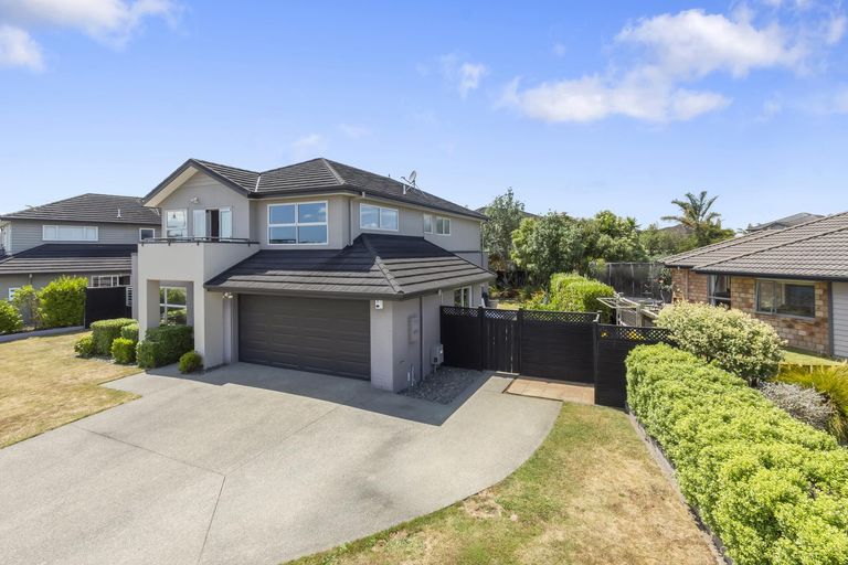 Photo of property in 54 Aberdeen Crescent, Wattle Downs, Auckland, 2103