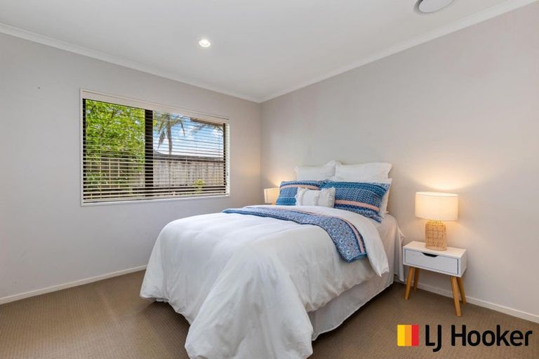 Photo of property in 11 Allerton Place, Wattle Downs, Auckland, 2103