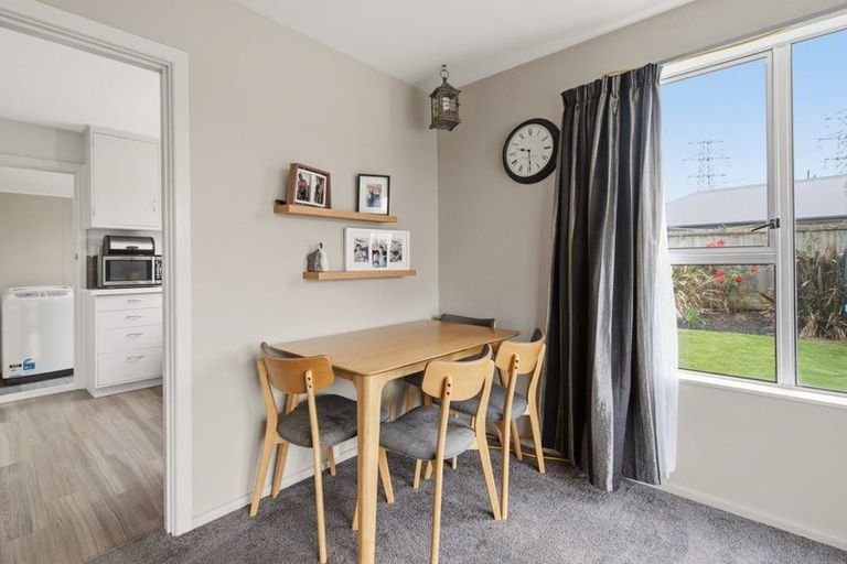 Photo of property in 4/122 Middlepark Road, Sockburn, Christchurch, 8042