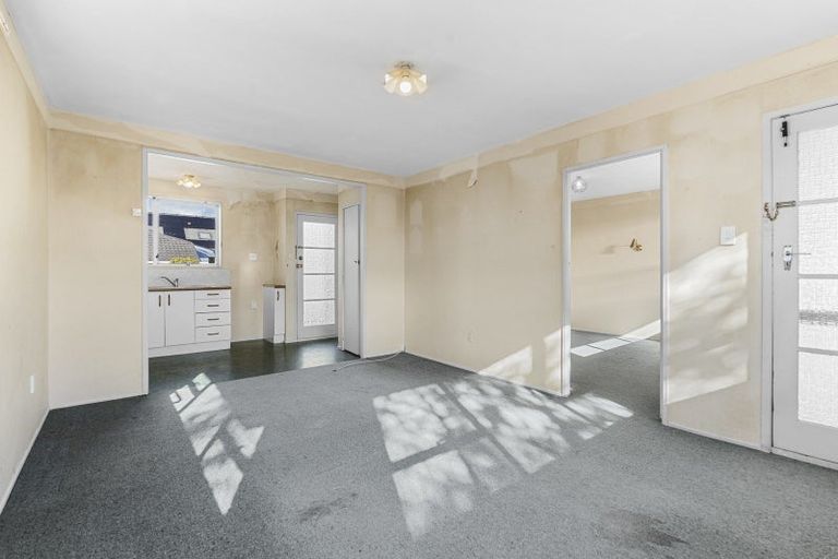 Photo of property in 2/50 Paynters Avenue, Strandon, New Plymouth, 4312