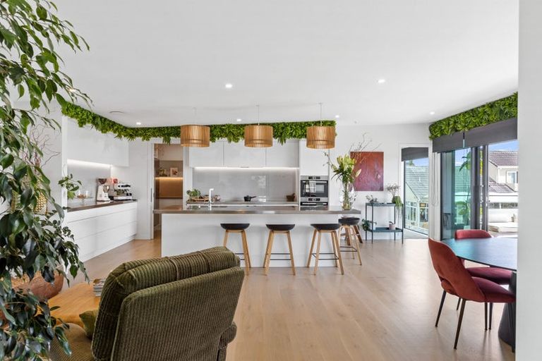 Photo of property in 3a William Bayes Place, Red Beach, 0932