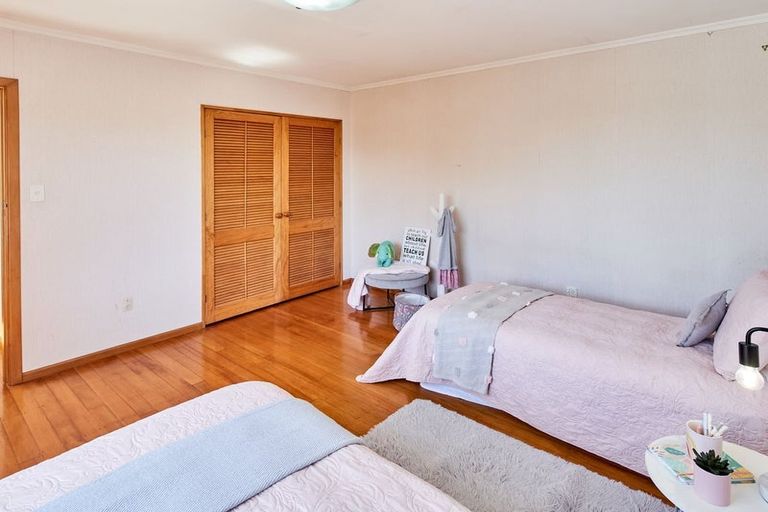 Photo of property in 16b Saint Edmund Crescent, Tawa, Wellington, 5028