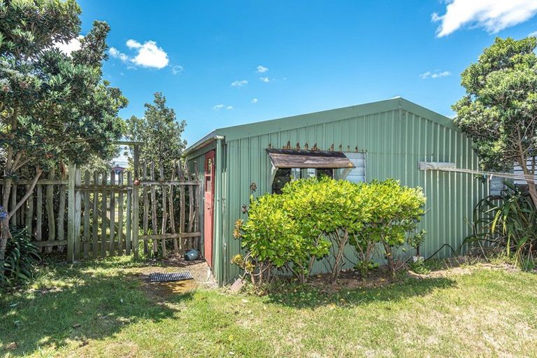 Photo of property in 10 Seafront Road, Castlecliff, Whanganui, 4501