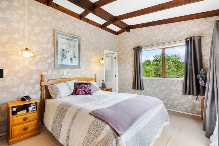 Photo of property in 438 Beach Road, Murrays Bay, Auckland, 0630