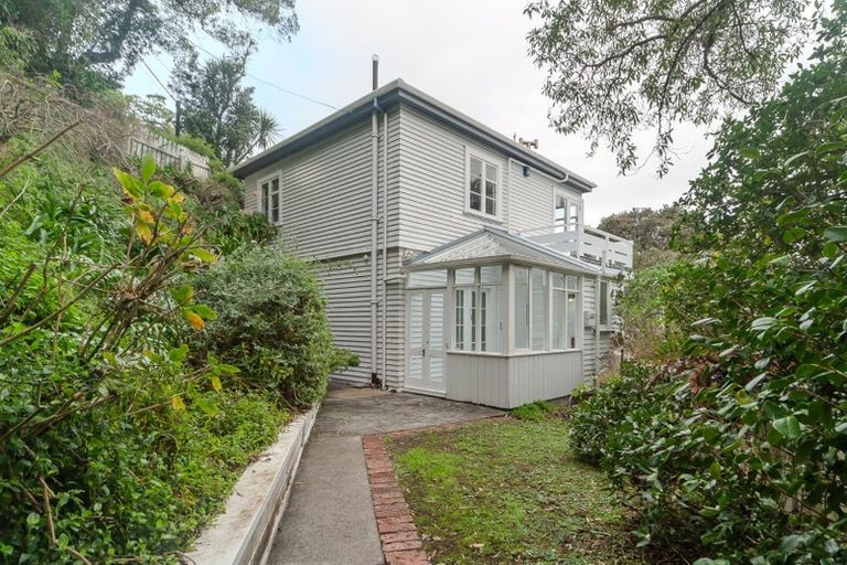 Photo of property in 100 Barnard Street, Wadestown, Wellington, 6012