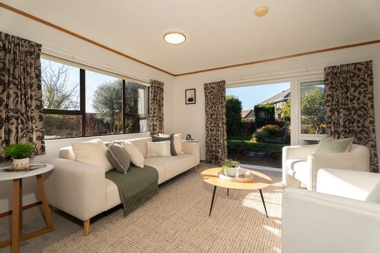 Photo of property in 8 Maywood Grove, Churton Park, Wellington, 6037