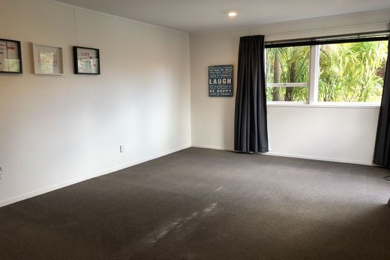 Photo of property in 43 Richards Avenue, Forrest Hill, Auckland, 0620
