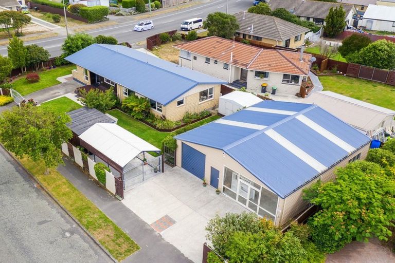 Photo of property in 1 Tapiri Street, Parklands, Christchurch, 8083