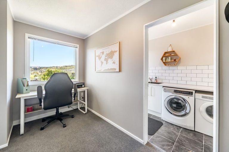 Photo of property in 7 James Cook Drive, Whitby, Porirua, 5024