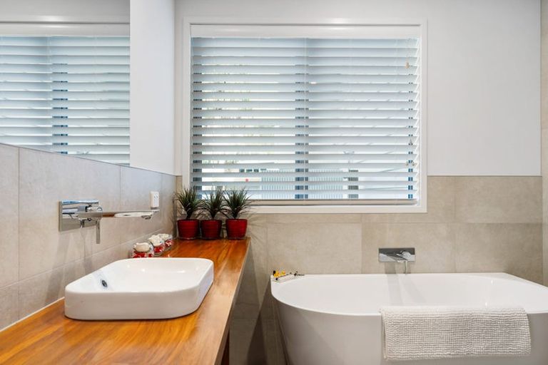 Photo of property in 14 Titoki Lane, Whangamata, 3691