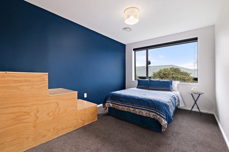 Photo of property in 17 Warren Crescent, Hillmorton, Christchurch, 8025