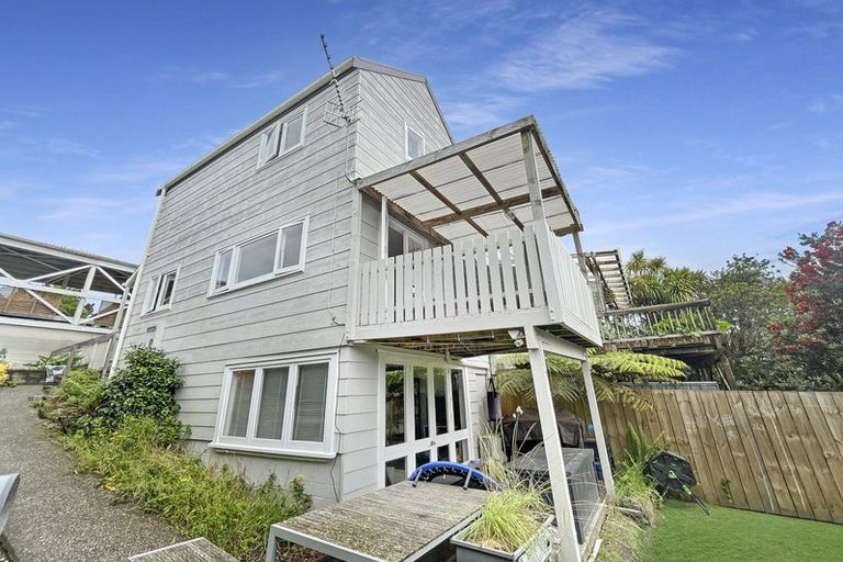 Photo of property in 1/15 Titiwai Place, Birkenhead, Auckland, 0626
