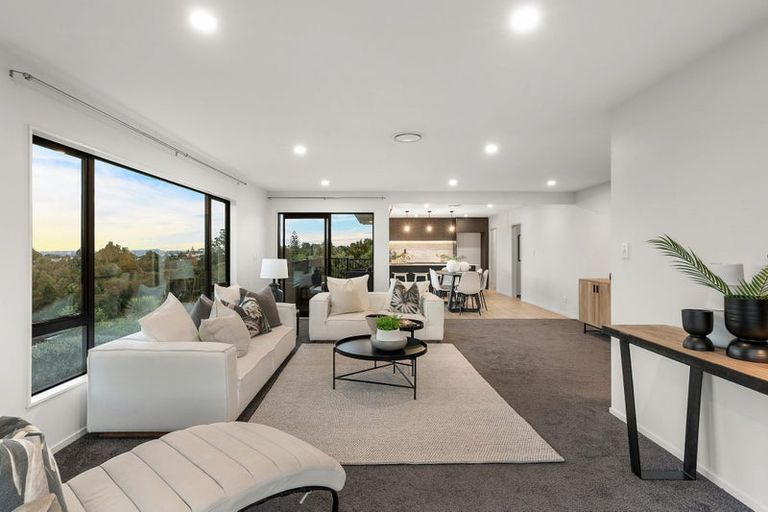 Photo of property in 15 Mcdowell Crescent, Hillcrest, Auckland, 0627