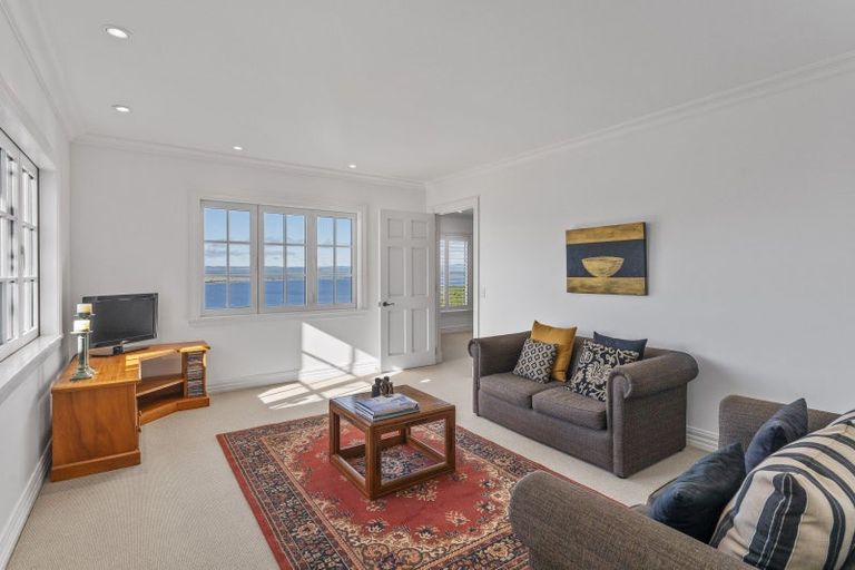 Photo of property in 423 Gillespie Place, Acacia Bay, Taupo, 3385